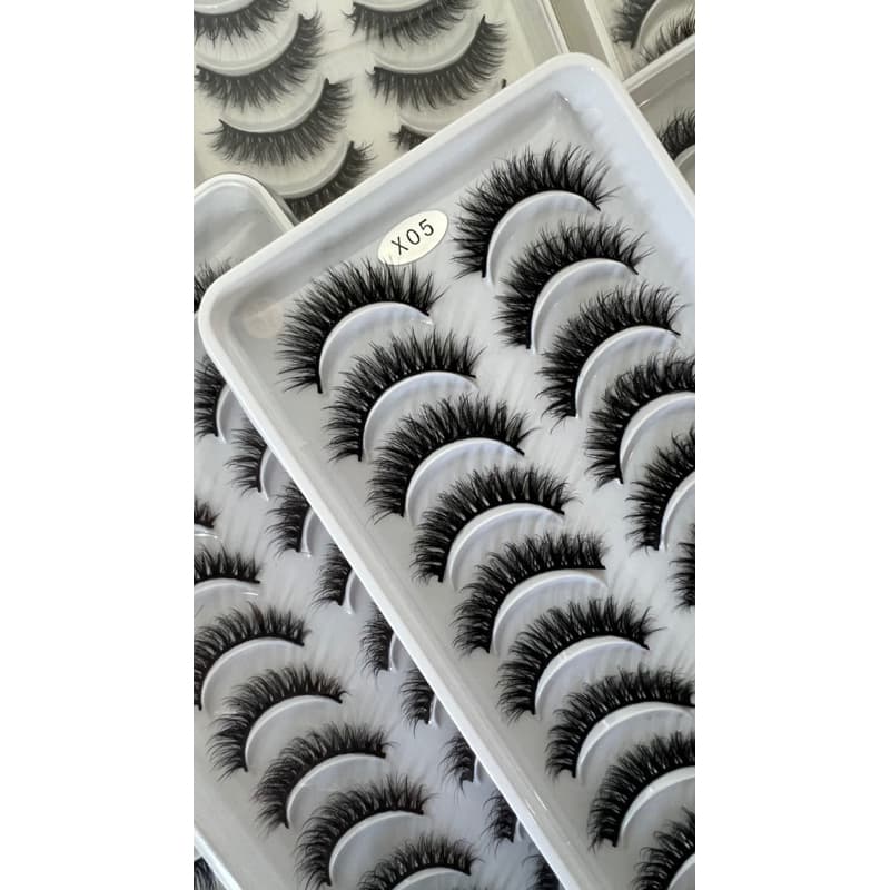 cílios postiços modelo X05 com 10 pares