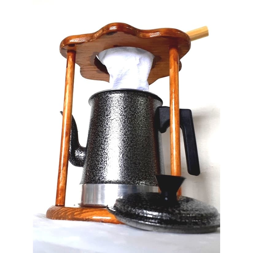 Bule com mancebo e coador de café de pano Mariquinha Retrô cafeteira