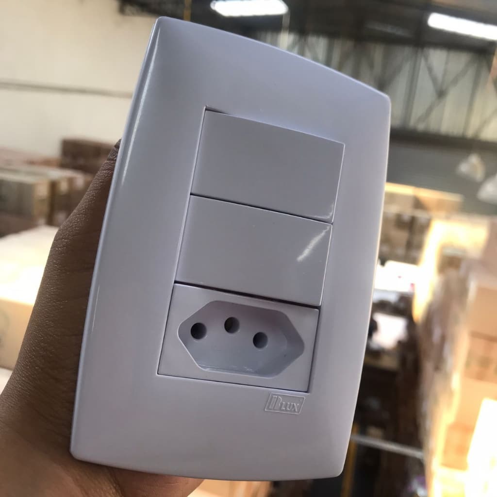 Tomadas e Interruptores Brancos Blux Home Conjuntos Completos espelhos