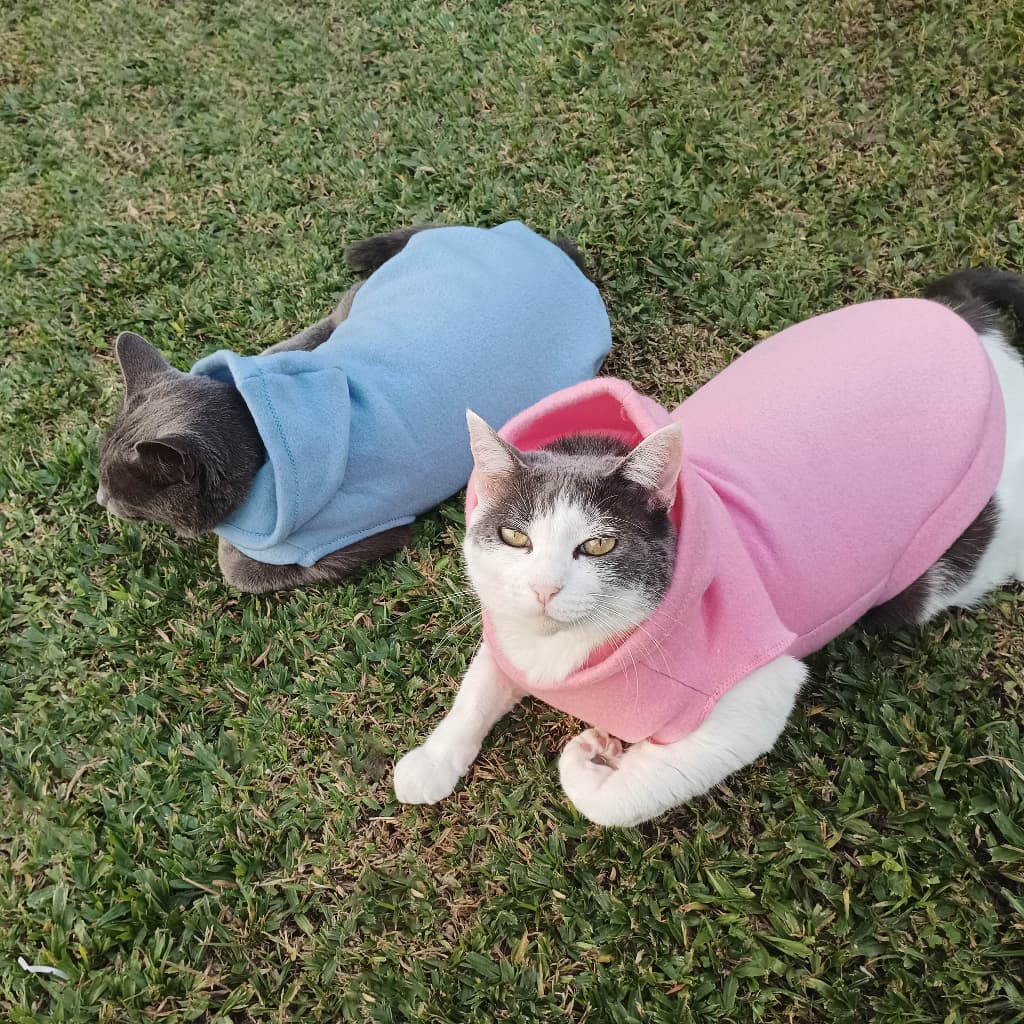 Roupa pet com capuz  para cachorro e gato de soft inverno
