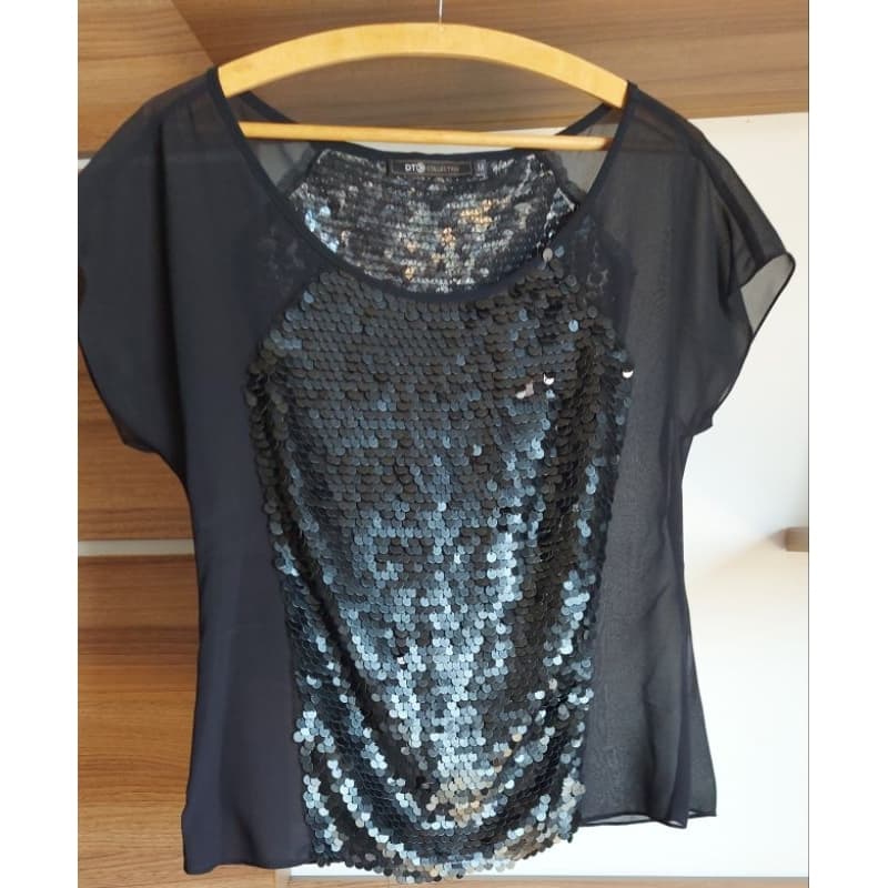 Camiseta/Blusa Preta com Paetê/M