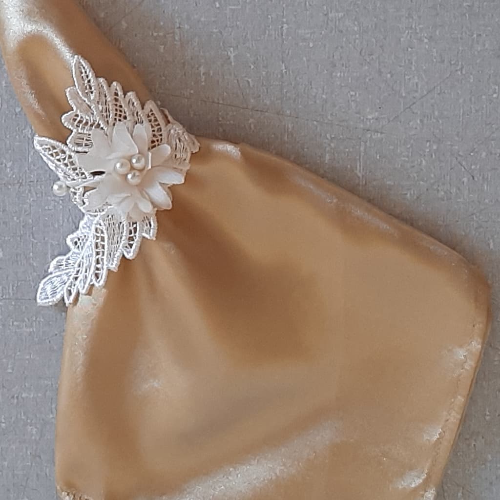 Kit 2 Guardanapos com Bainha 40x40 em Cetim Rosa Bebê e Dourado
