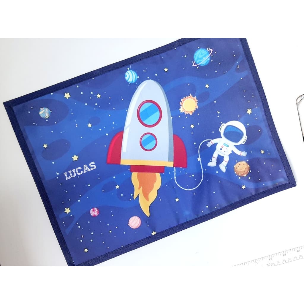 Toalha Jogo Americano IMPERMEÁVEL infantil escolar com tema e nome personalizado Menino