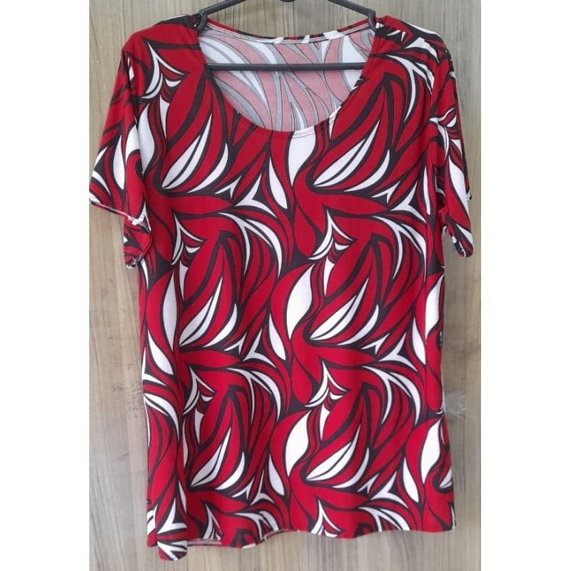 Blusa Plus size com manga liganete