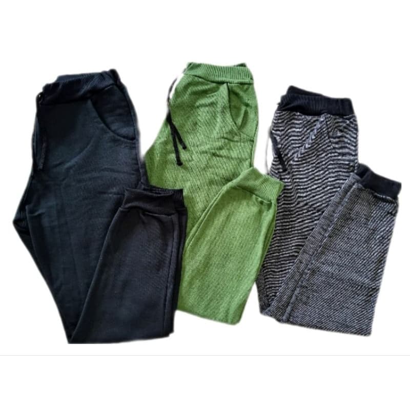 Calça moletom Feminina plus size do P ao G3 moletom peluciado grosso não encolhe e não gruda bolinhas. Calça com bolso e cós com ribana.