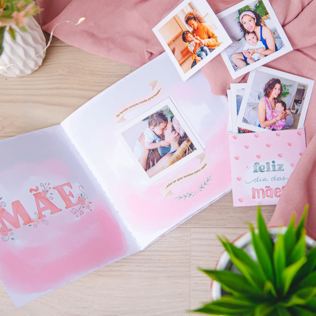 Álbum de Figurinhas Amor de Mãe