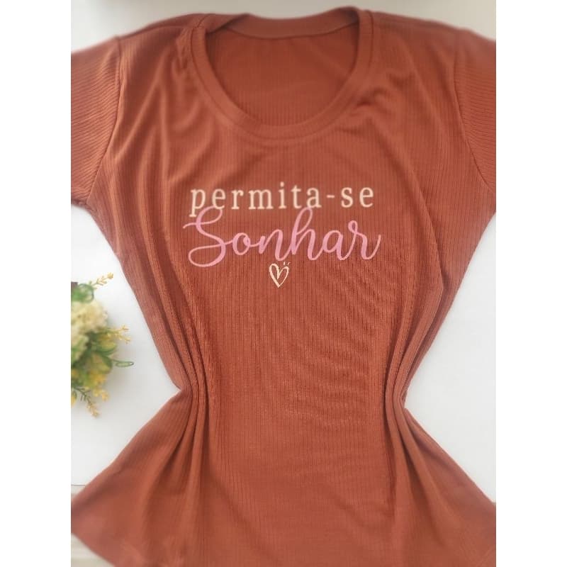 TSHIRT FEMININA MALHA CANELADA PERMITA SONHAR