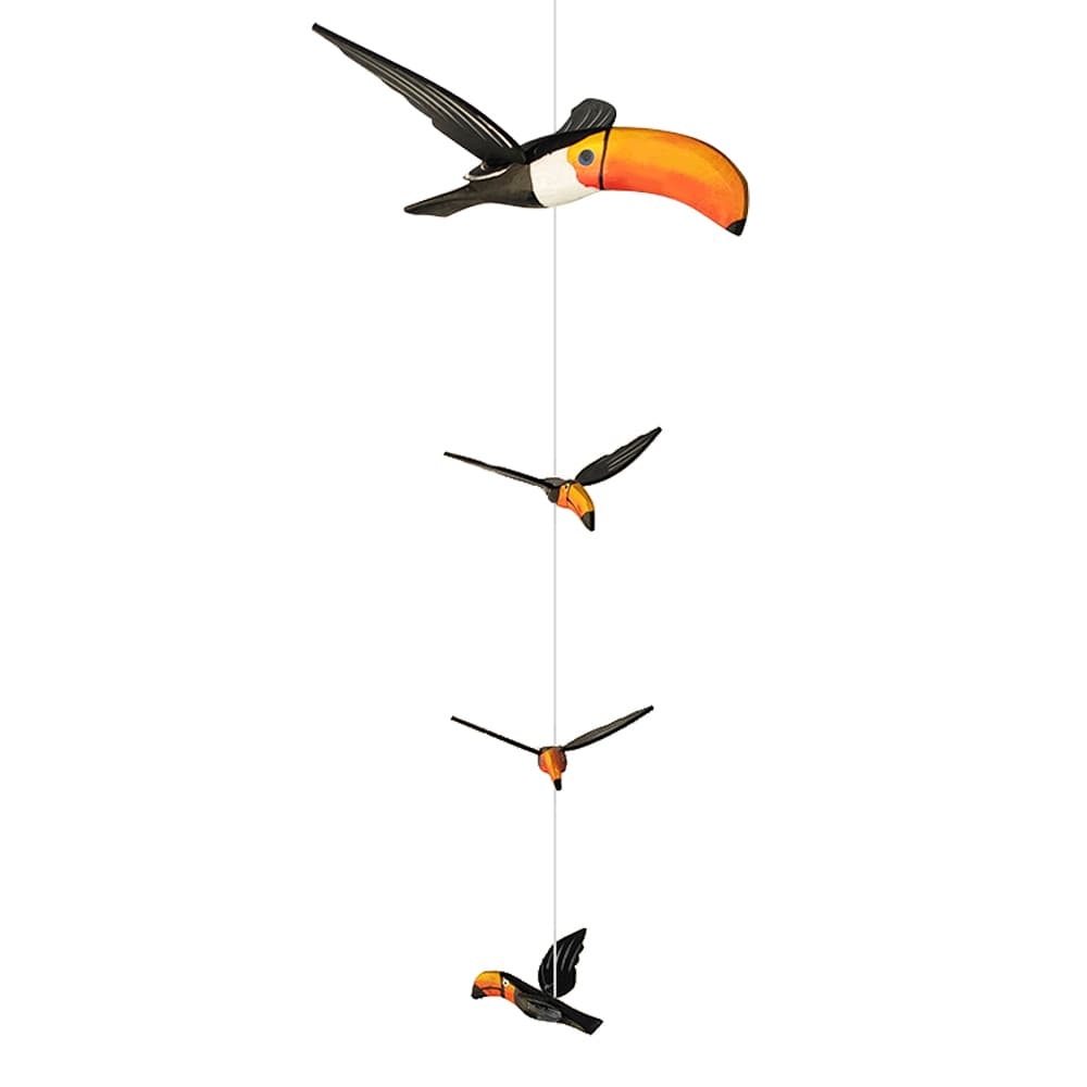 Móbile de Madeira com Arara Canindé, Vermelha e Tucano | Escultura Artesanal com 4 Pássaros | Decoração Suspensa