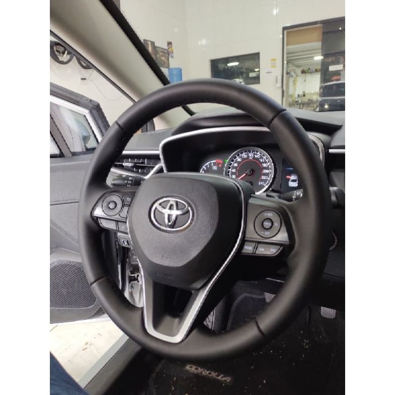 capa de volante costurada Corolla 2020 a 2024