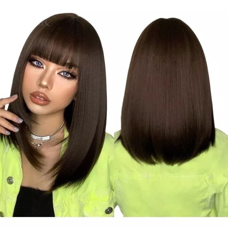 Peruca cabelo marrom médio com franja