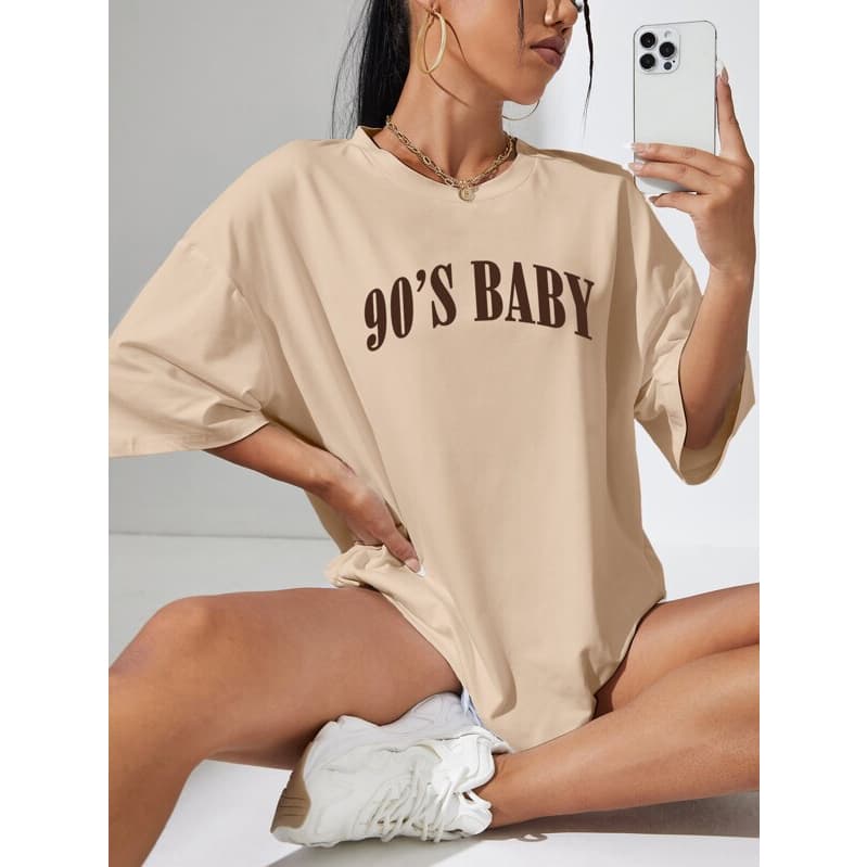 Camiseta  Feminina Oversized Corte Reto Largo Estilo de Rua 90's Baby Bege Marrom