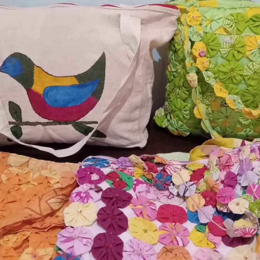 Bolsas de praia de fuxico, e lisa, feminina artesanal de tecido