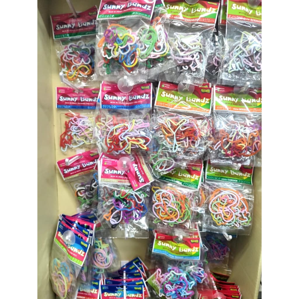 Kit com 100 pacotes de elásticos coloridos lindos com formatos diferentes.