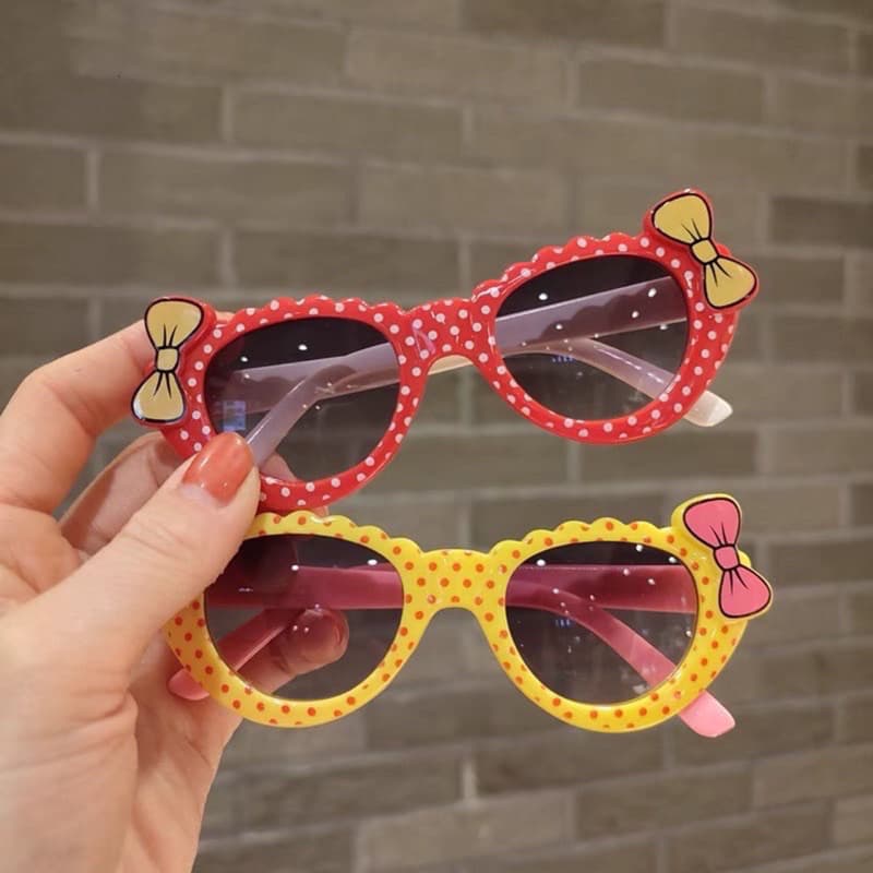 Oculos  de Sol infantil modelo bolinha com laço