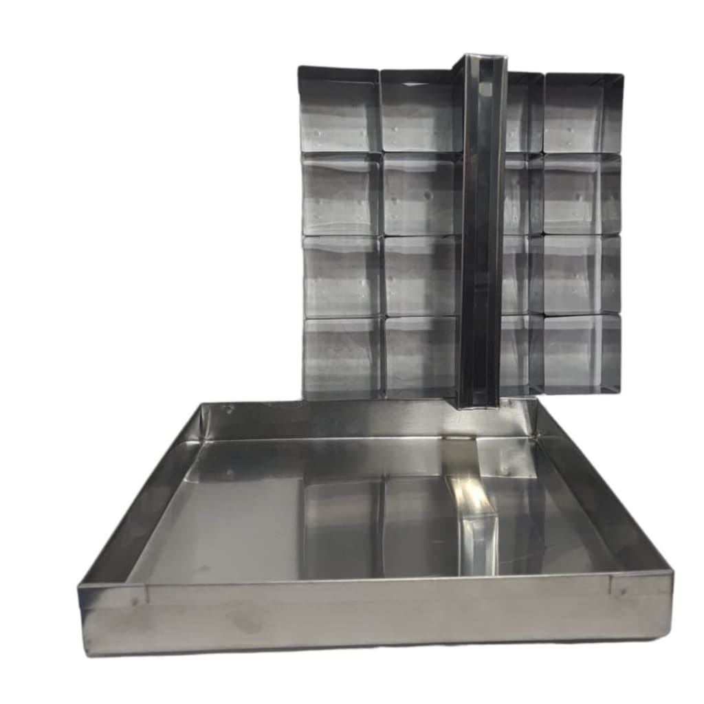 Forma de Brownie Quadrada 25x25x3 + Cortador com 16 cavidades (6cm) - MajuFormas