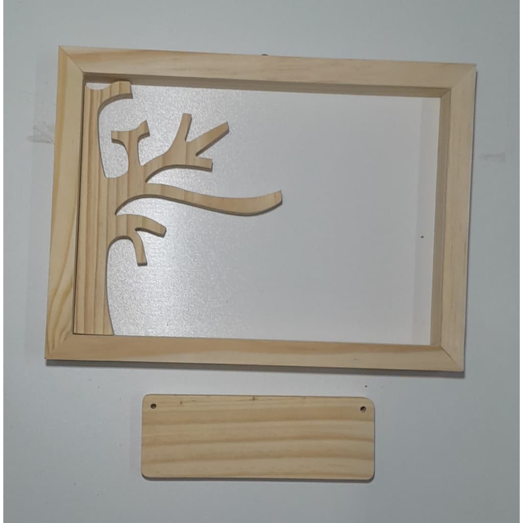 Moldura de pinus  45x35x4  - Porta Maternidade