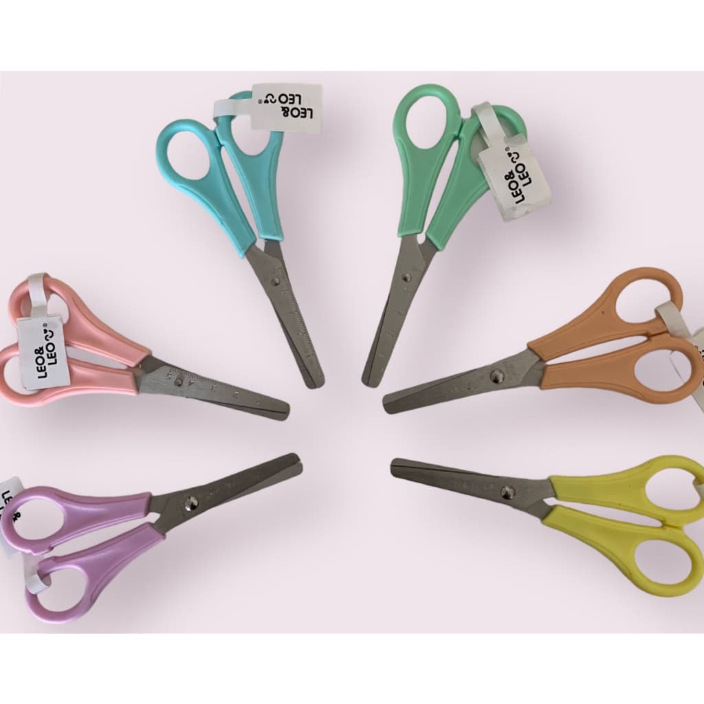 Tesoura Escolar Plus Pastel Trend Léo e Léo Amarelo, Verde, Azul, Lilás e Rosa escolha
