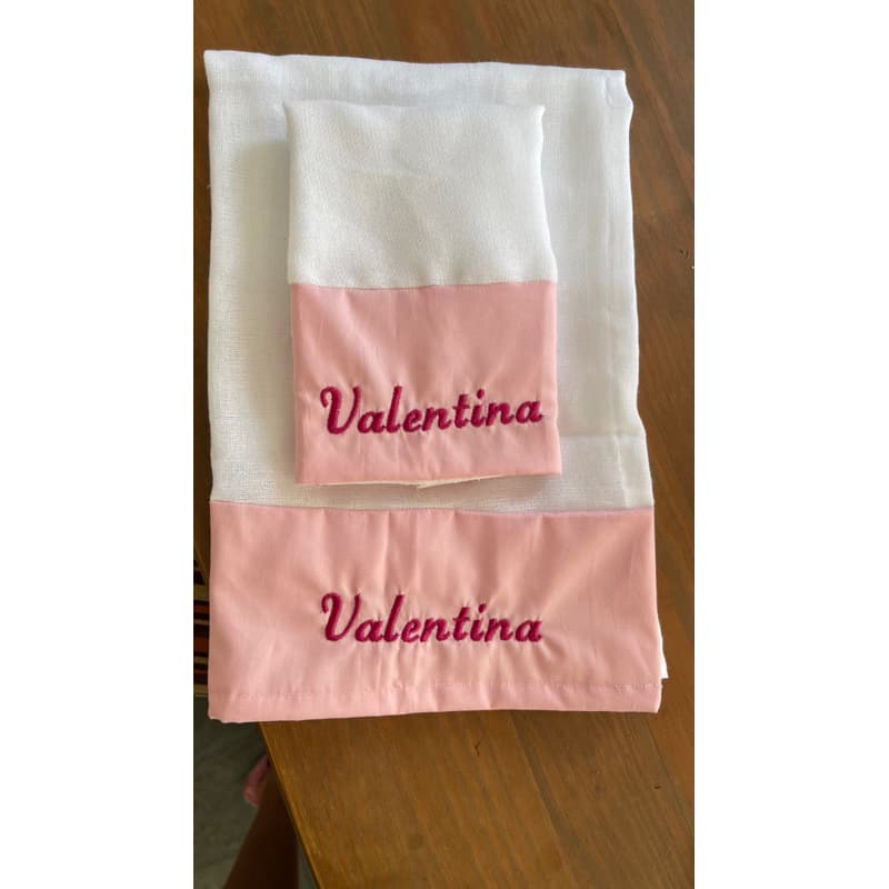 pano de boca para bebê  + toalha de ombro 2  peças uma de 30x30cm outra de 70x70cm 100%  algodão  Personalizado