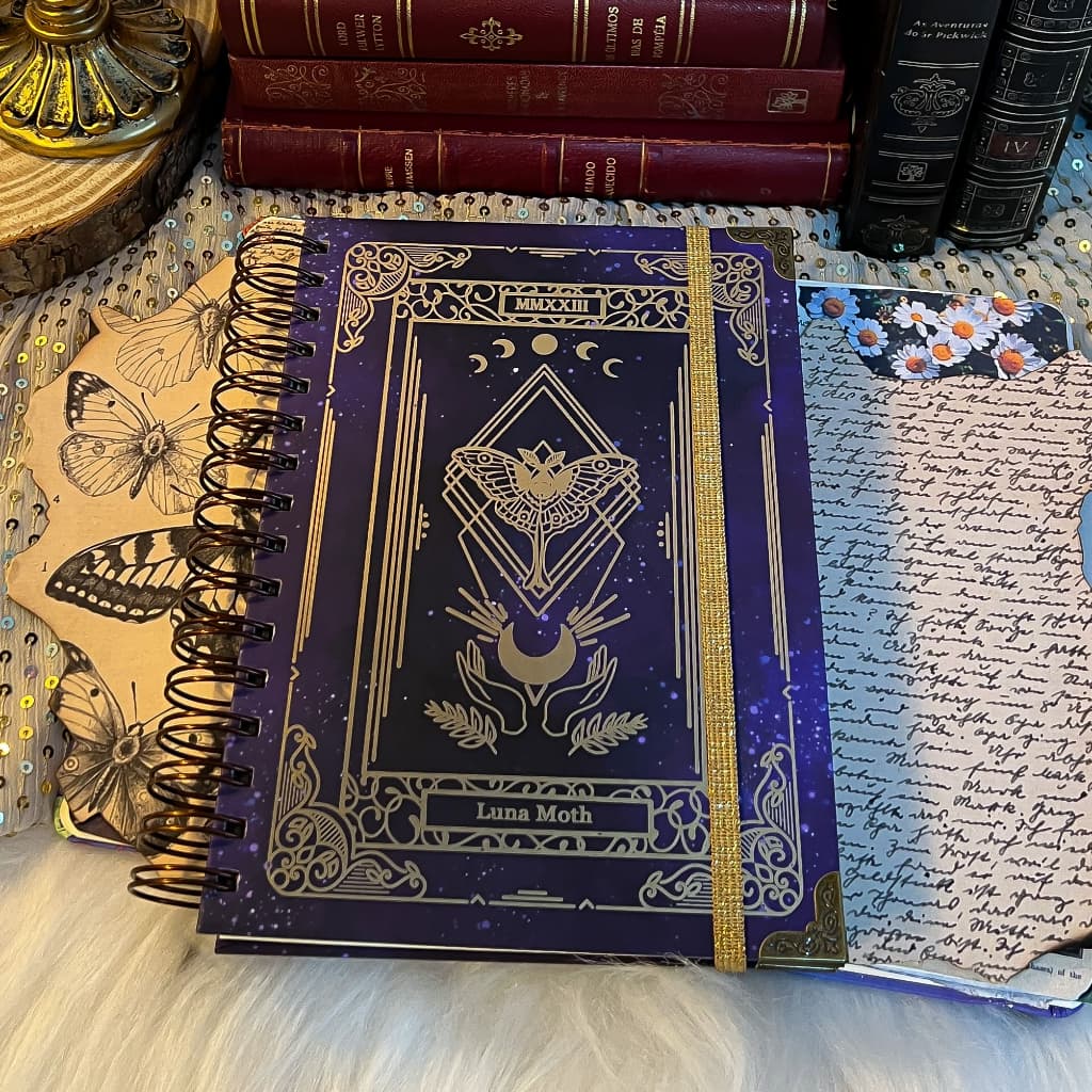 Caderno/ diário artesanal A5 Luna Moth