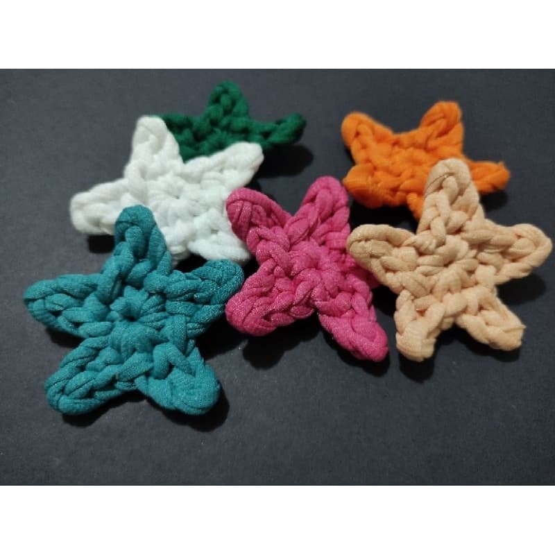 Pacote com 10/20/30 chaveiros estrela de fio de malha para lembrancinhas