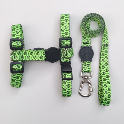 Peitoral H Anti-Puxão para Cachorros - Verde Fluorescente com detalhes em Preto