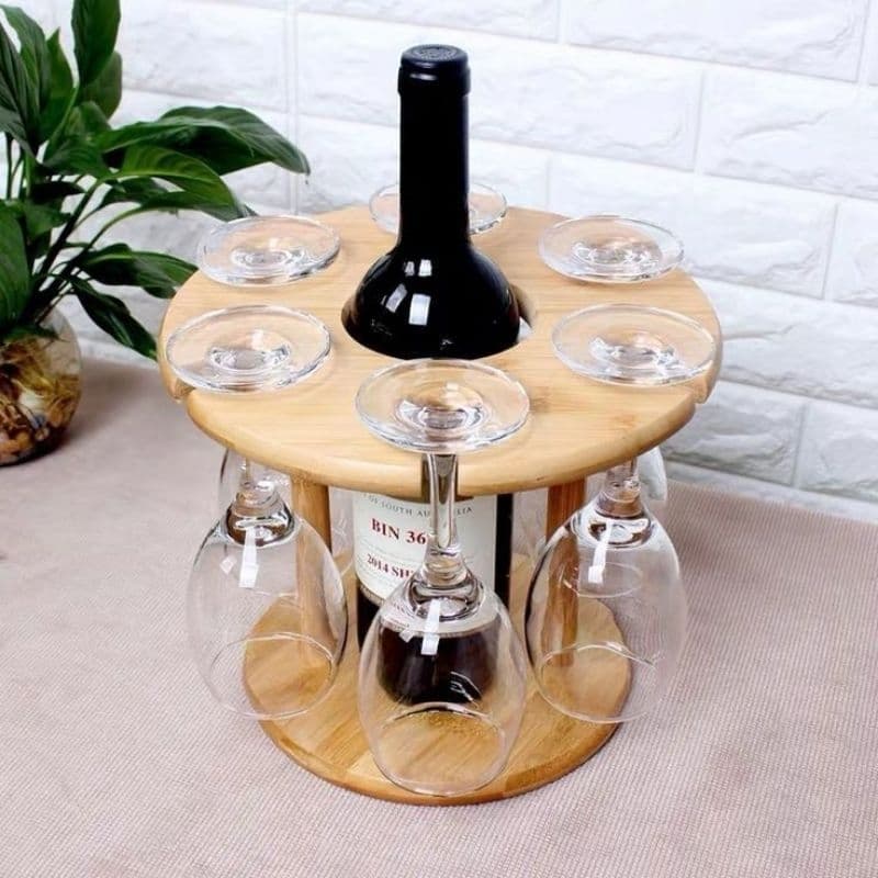 Porta vinho de mesa com 4 ou 6 taças.