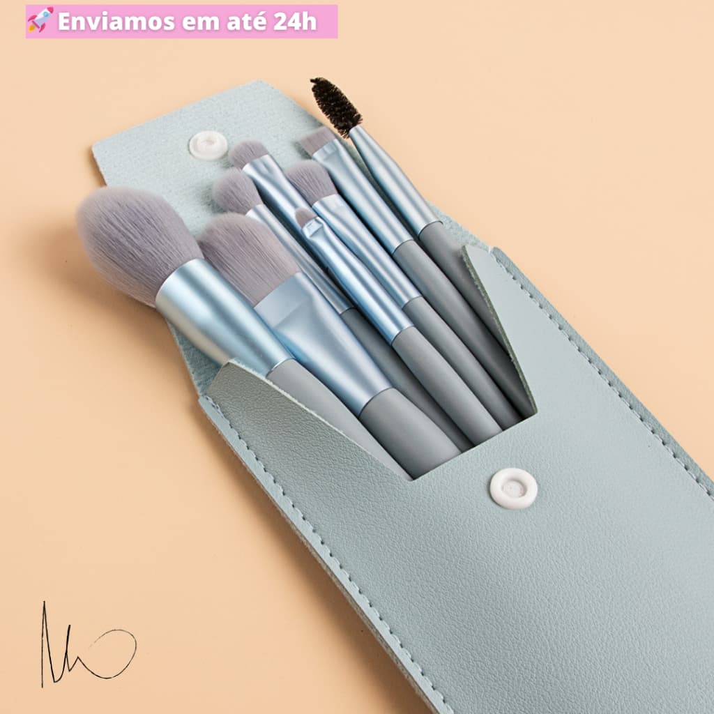 Kit Pincel Maquiagem Básico Sombra, Blush, Delinear, Detalhes, Base Conjunto com 8 Peças + Bolsinha Case para Viagem - Envio Imediato