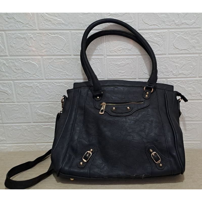 Bolsa preta com dourado  Produto Novo Exatamente como nas fotos  Pronta Entrega
