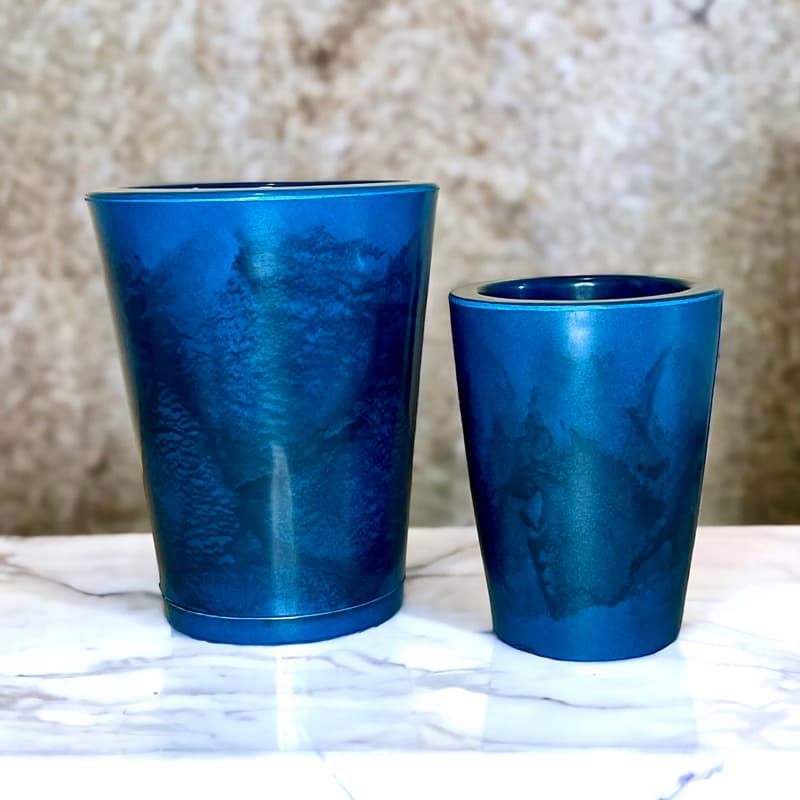 kit com 2 vasos em polietileno cone liso premium tam 1 sem prato e tam 2 com prato
