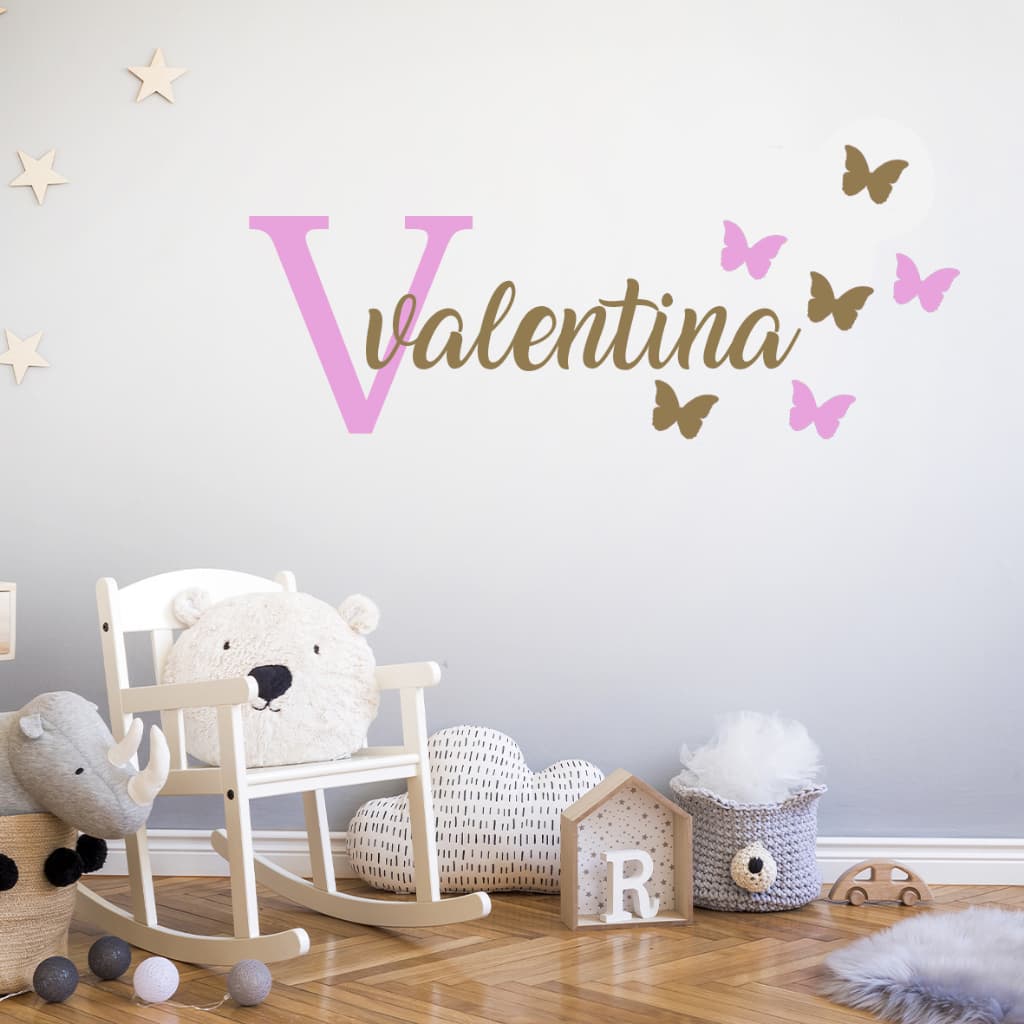 Adesivo de parede infantil nome personalizado com inicial e borboletas