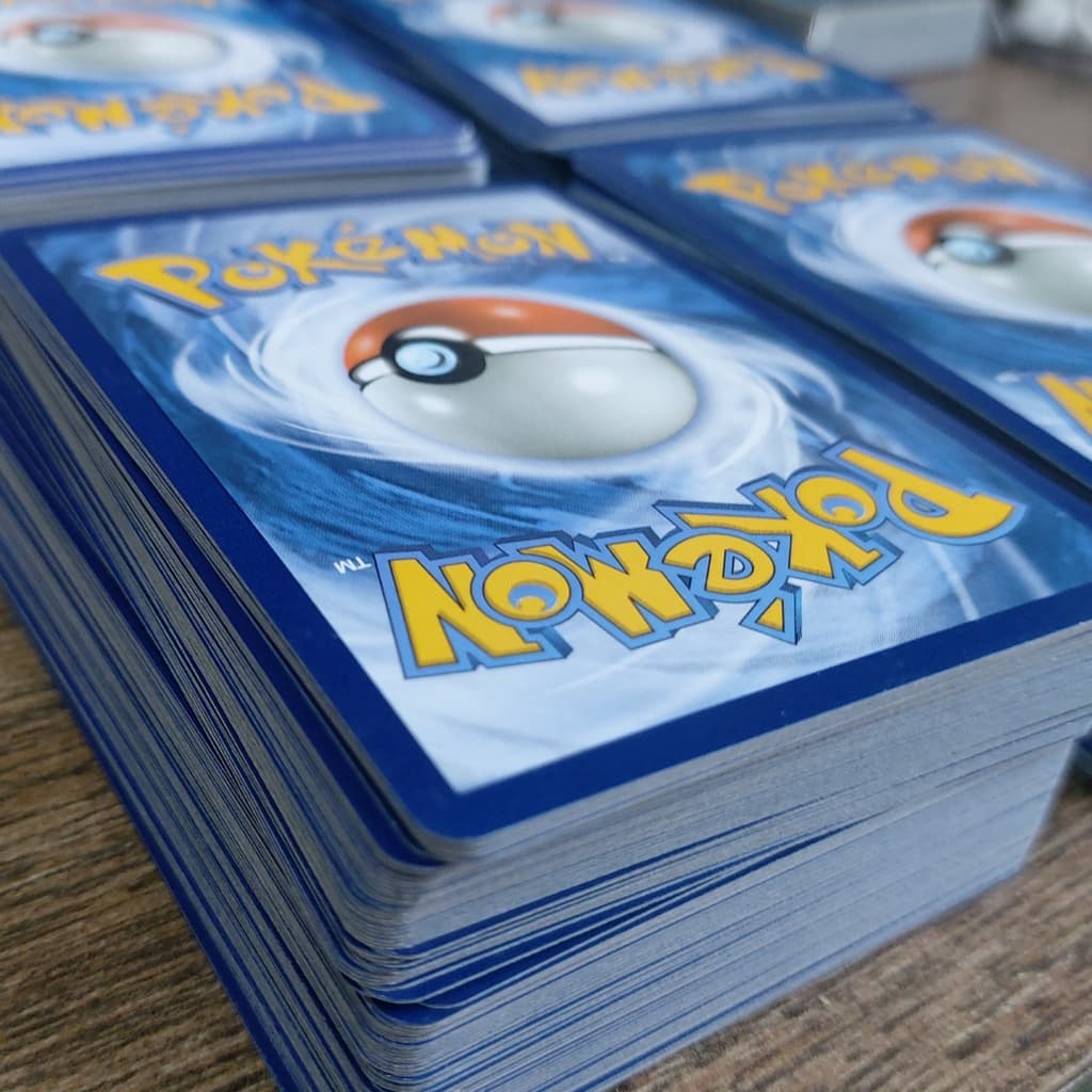 Lote até 100 Cartas Pokémon ORIGINAIS Sem Repetições com BRILHANTE GARANTIDA