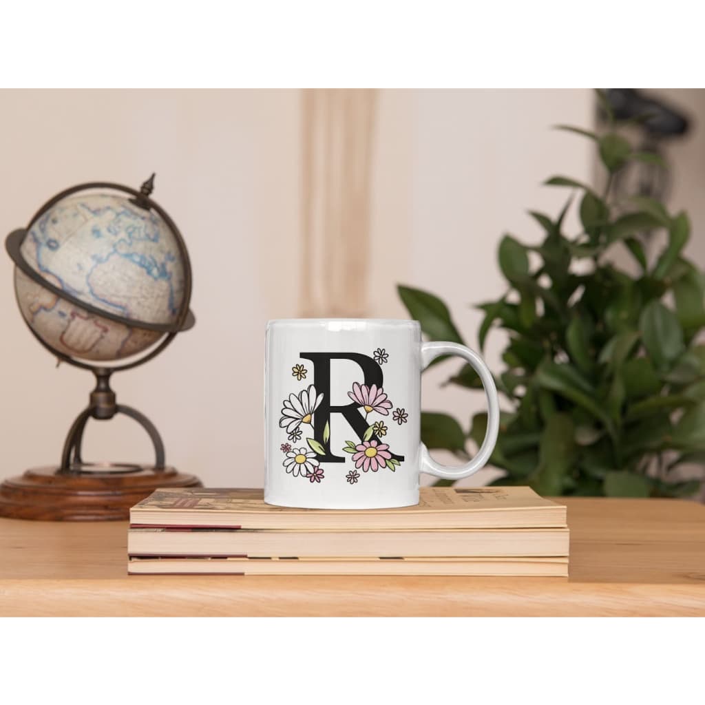 Caneca de porcelana personalizada xícara com inicial e nome fundo alfabeto floral Porcelana caneca personalizada, presente criativo
