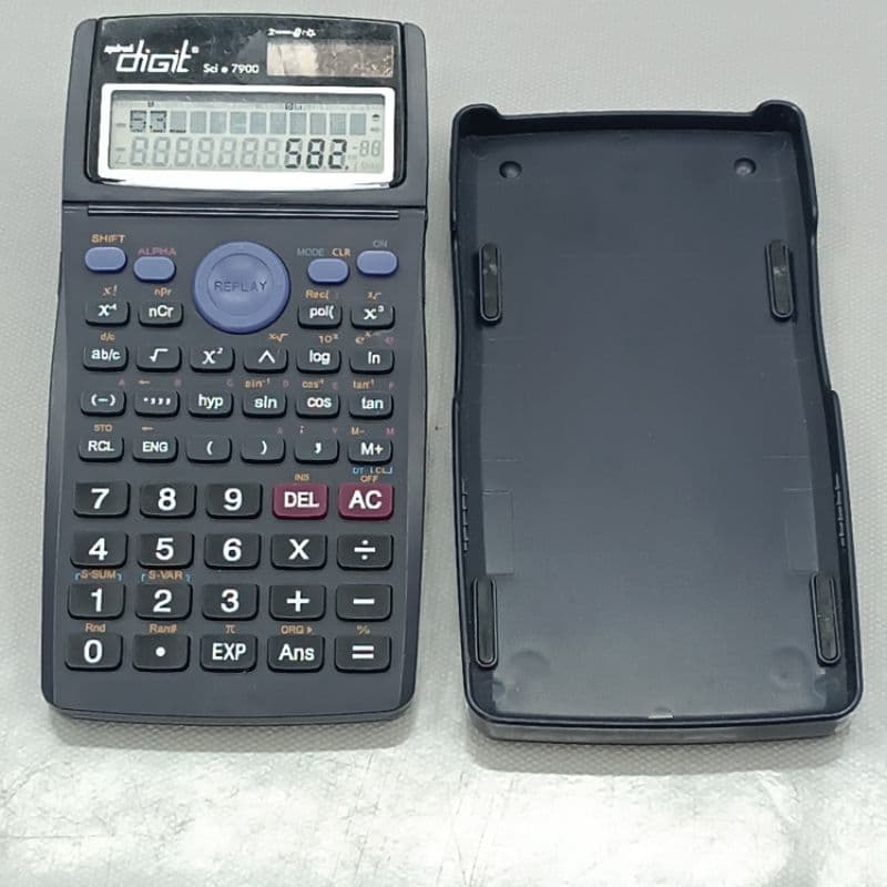 Calculadora científica Spural gigir 7900 (usado)