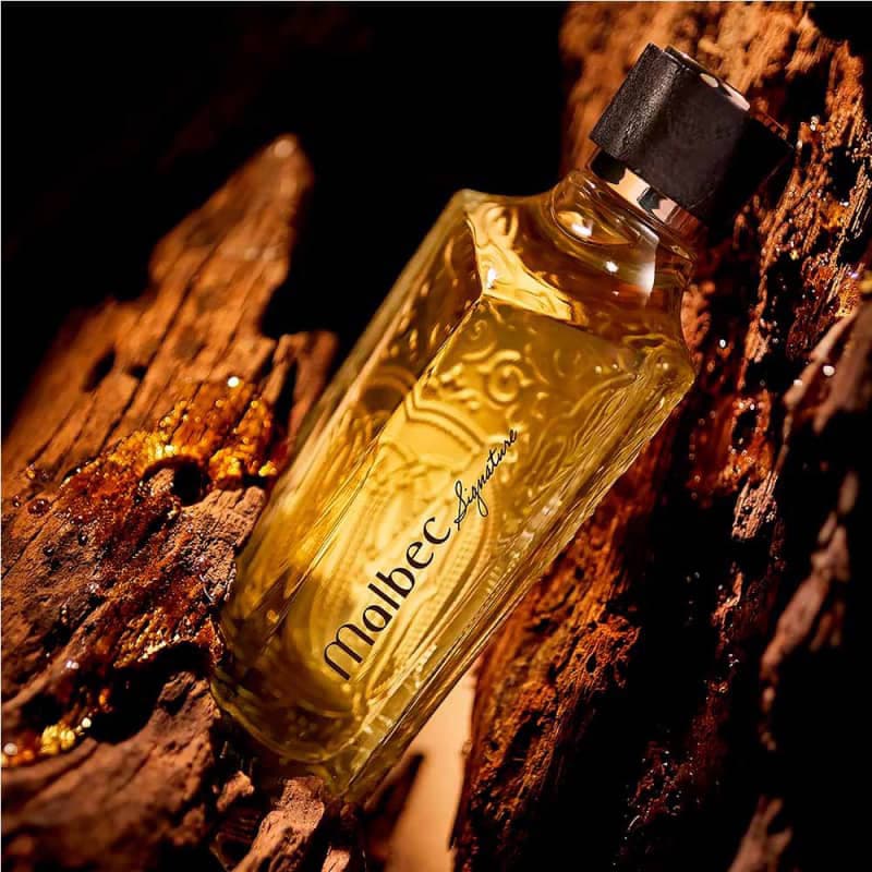 Desfrute a fragrância marcante e inovadora de Malbec Eau de Parfum Signature com toque amadeirado aromático!