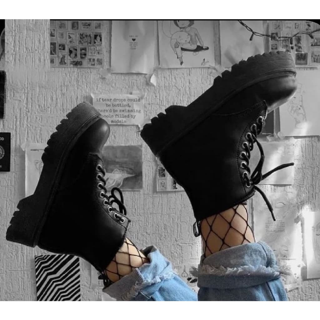 Bota Feminina Coturno Feminino Tendencia sola plataforma tratorada Confortavel Leve