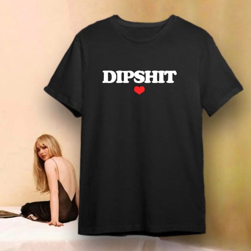 Camiseta ALGODÃO Sabrina Carpenter DIPSHIT