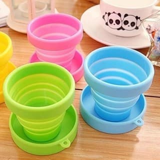 Copo de Silicone Dobrável e Retrátil com Tampa, ótimo para carregar na bolsa