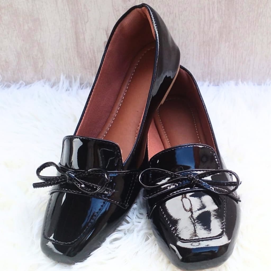 Sapatilha Bico Quadrado Verniz Feminina Confortável Mocassim Casual