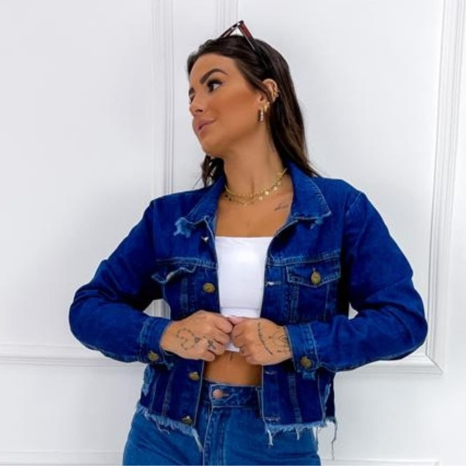 Jaqueta Feminina Jeans Desfiada Com Botão Destroyed Moda Premium