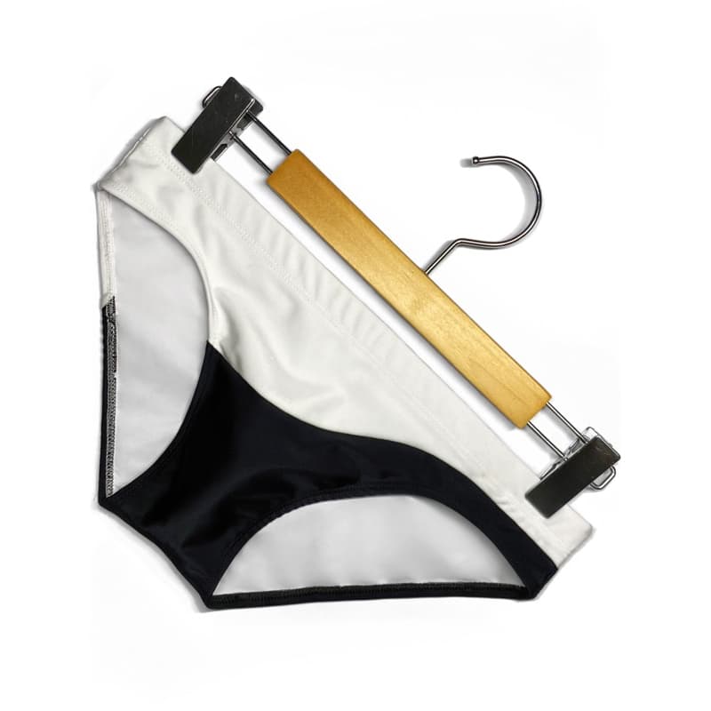 Sunga Slim Preta e Branca - Sunga Cavada Santtic