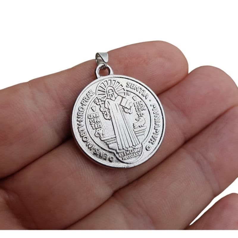 2 Medalhas Pingente São Bento Metal Cor Prata