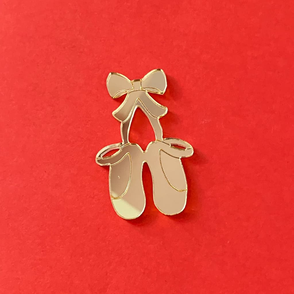 Aplique Sapatilha 4cm em Acrilico Dourado Pacote com 10 unidades