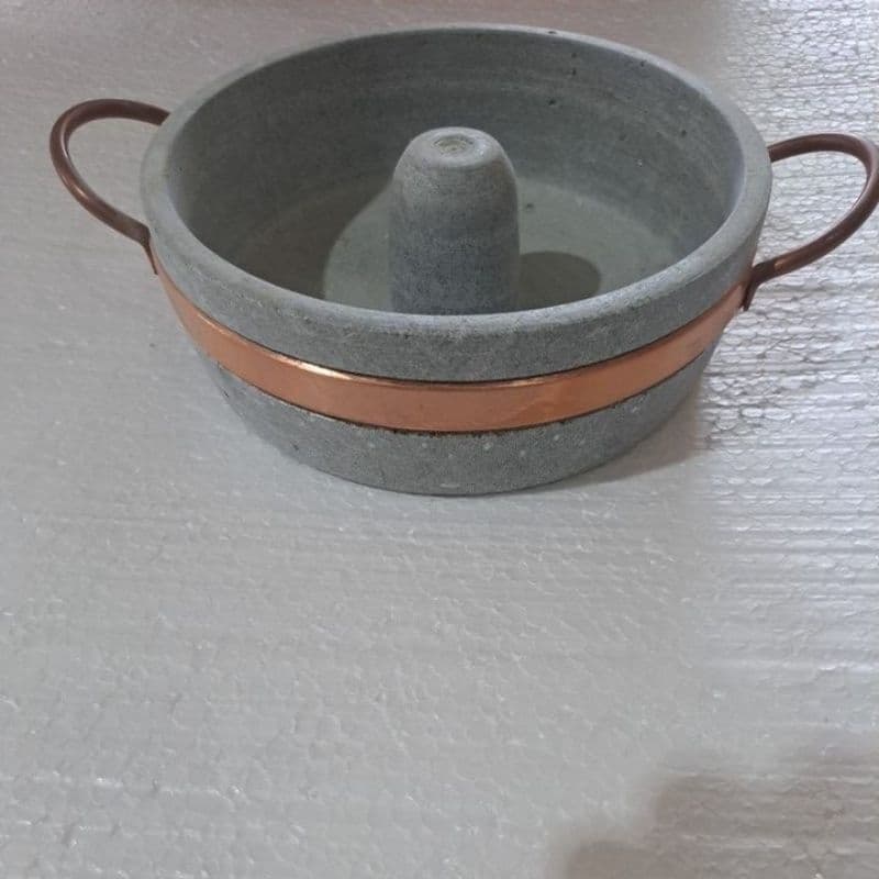 forma de pedra ,para bolo e pudim, com alça de cobre