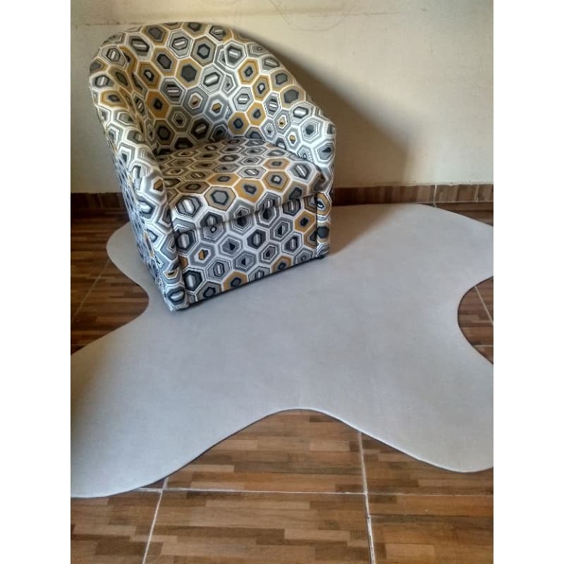 Tapete formato ameba medida 1,00x1,40 base antiderrapante