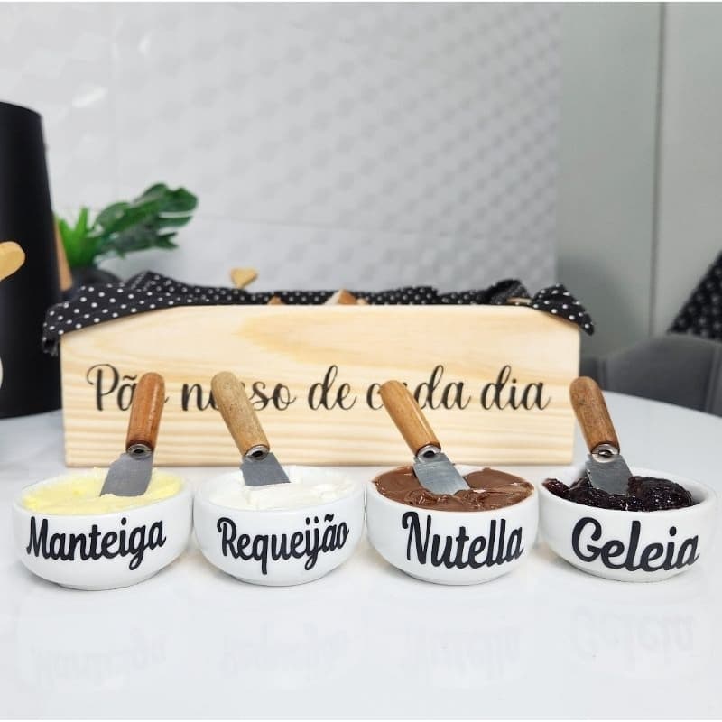 Mini potinhos sirva com carinho - molheira - manteigueira - mesa posta - potes de mantimentos