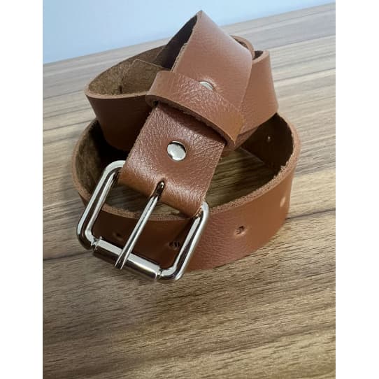 Cinto Feminino em COURO com fivela básica