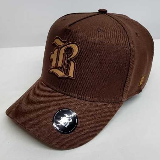 Boné Black CO. Marrom Snapback com  Aba Curva