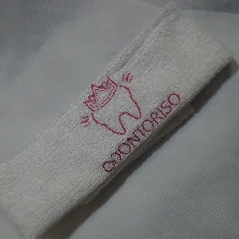 faixa de cabelo com logo estética saúde, harmonização facial cílios