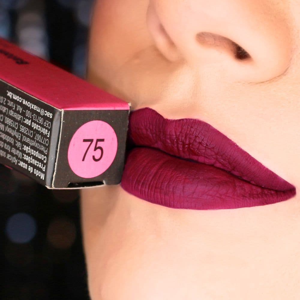 Batom Líquido Max Love  Ultra Duração Core Incríveis Super Pigmentado Matte 12, 24,30 Horas - COR UVA VINHO