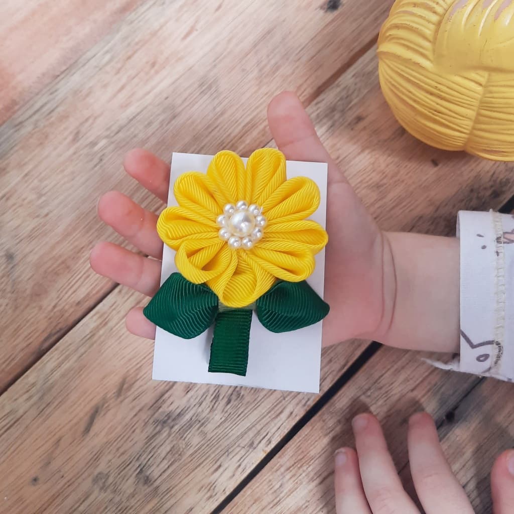Laço Floresta em cantada infantil, Flor Girassol temático bebe Delicado